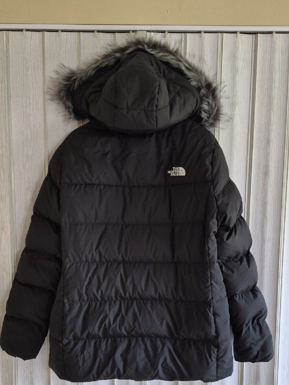 The North Face Black Quilted Hooded Puffer Jacket - Picture 2 of 4